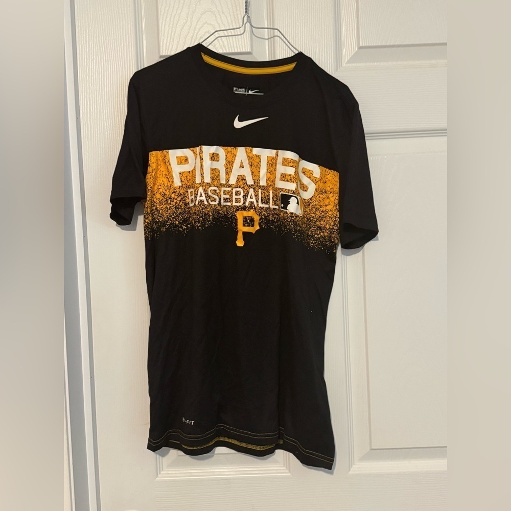 Pittsburgh Pirates Nike athletic Fit Short Sleeve Shirt Men's Small Tee
